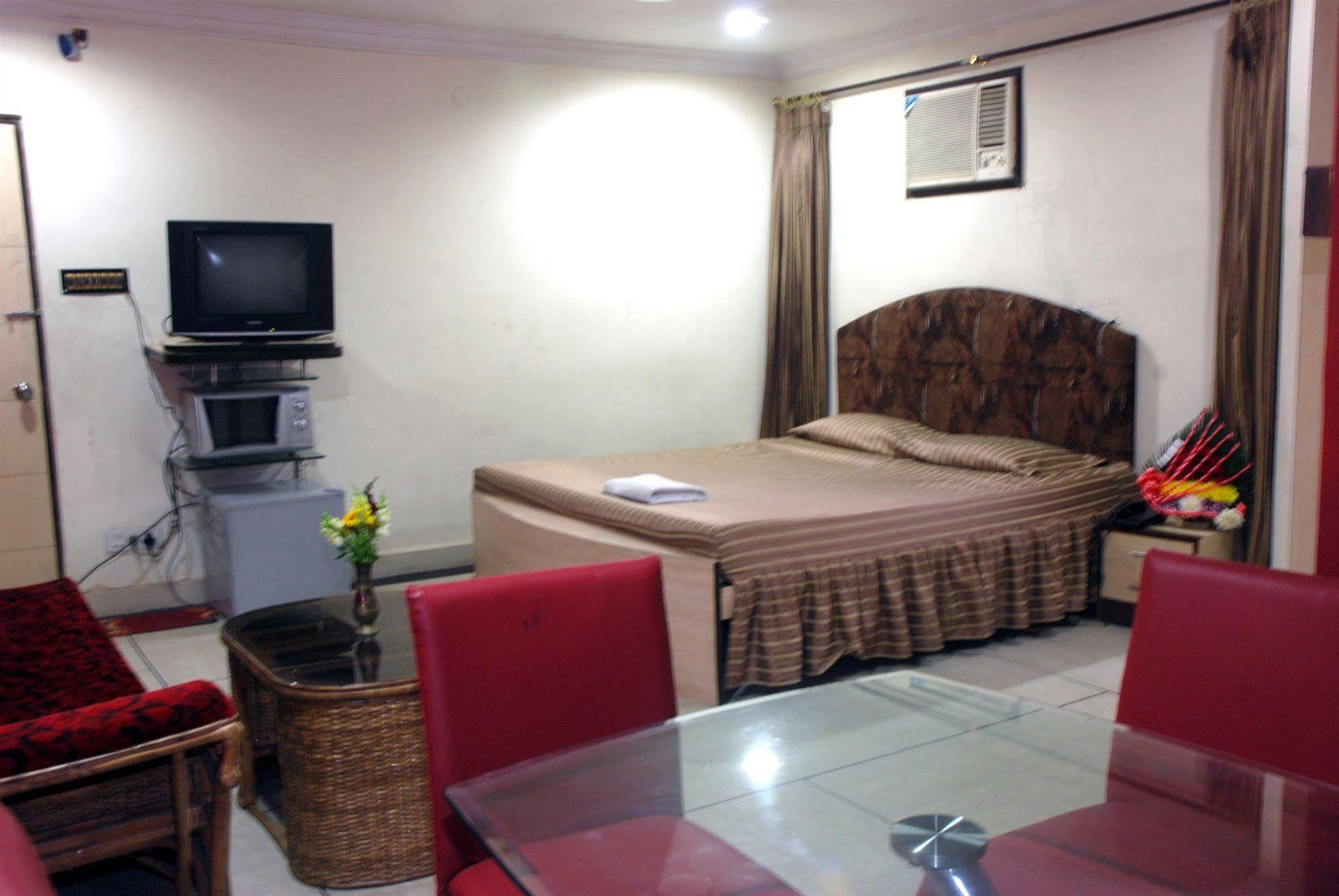 Shila International Hotel Kolkata Exterior photo